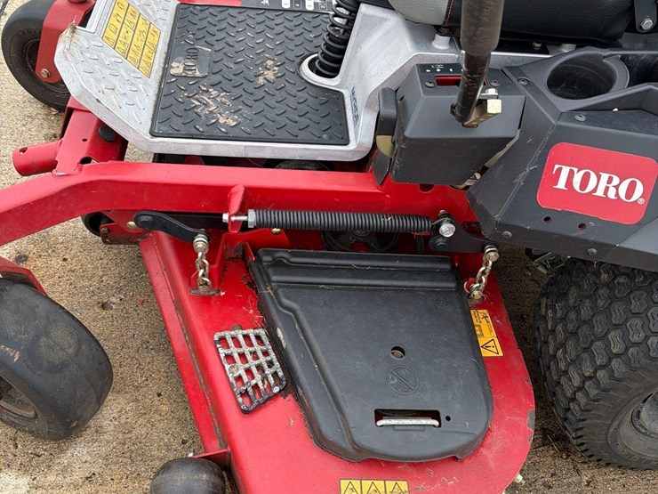 2019-toro-zero-turn-lawnmower-image-10