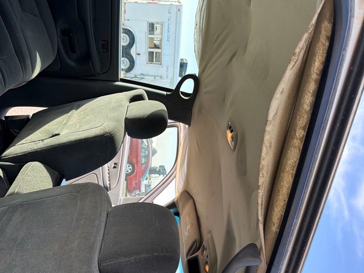 2005-chevrolet-k2500-image-43