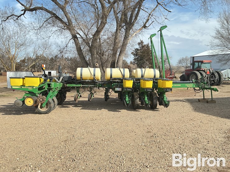 john-deere-7200-image-4