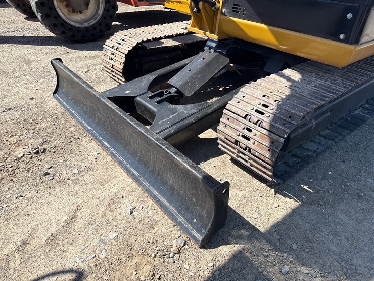 2017-caterpillar-305.5e2-image-12