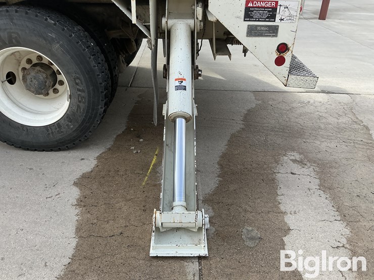 2005-international-durastar-4400-image-10