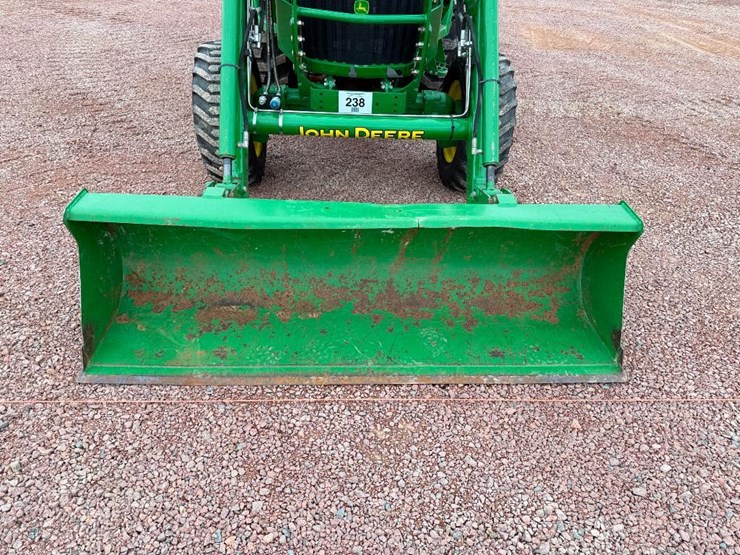 john-deere-4052m-image-16