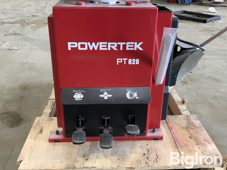 2025-massey-ferguson-730-image-9