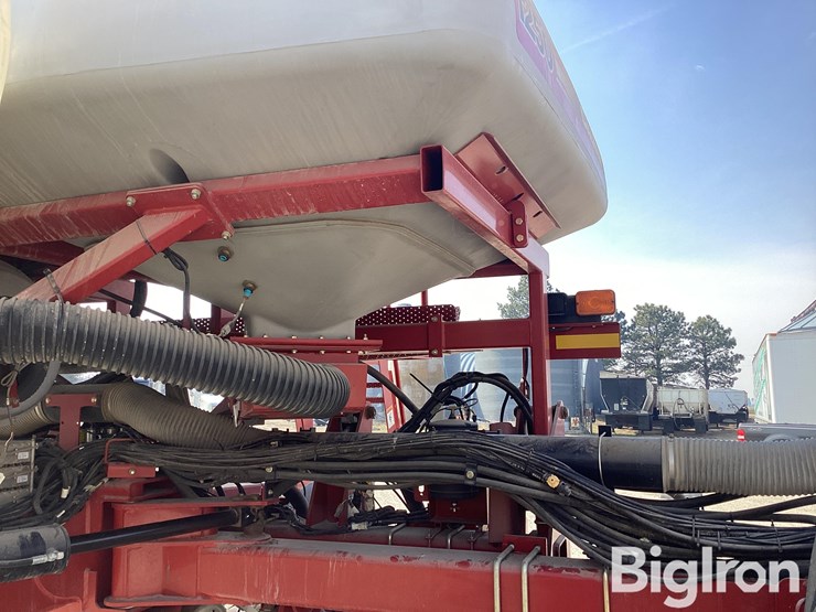 2014-case-ih-1250-image-16