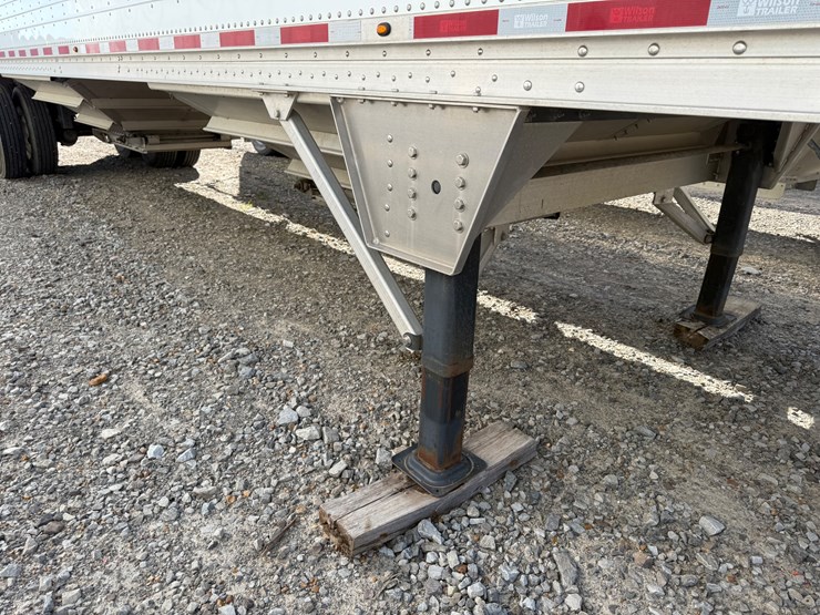 2022-wilson-hopper-bottom-image-45