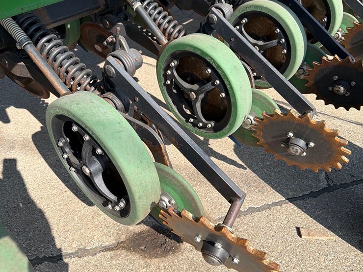 john-deere-750-image-28