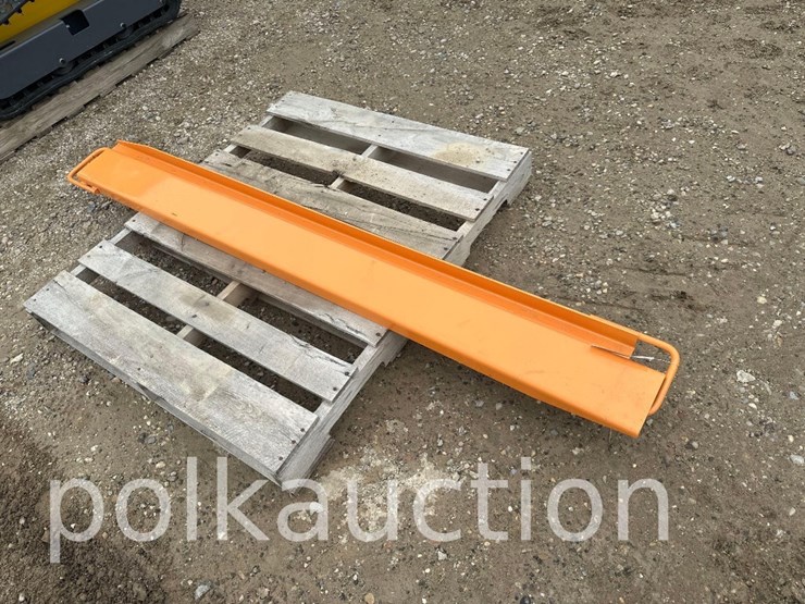 skid-steer-pallet-fork-extensions---8'-image-1