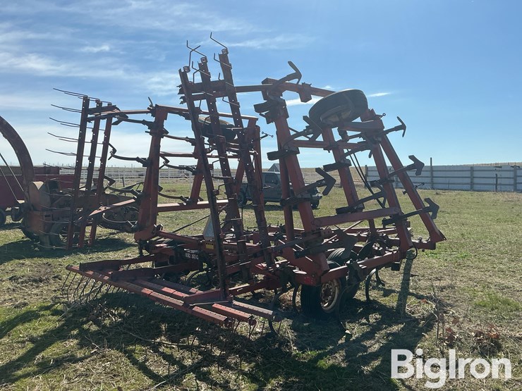 hesston-2210-image-5