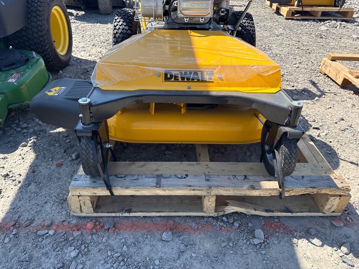 #35-•-unused-2022-dewalt-e1050-33"-push-mower-22032229-inv#-41148-image-9