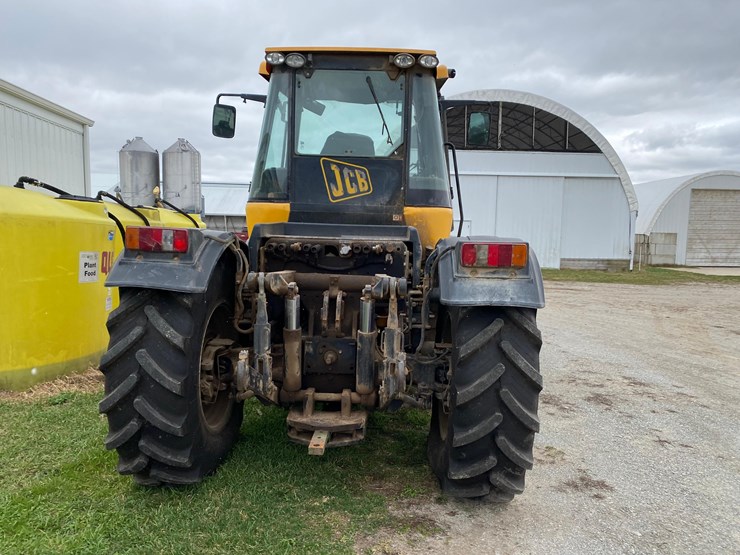 jcb-fast-trac-2140-image-11