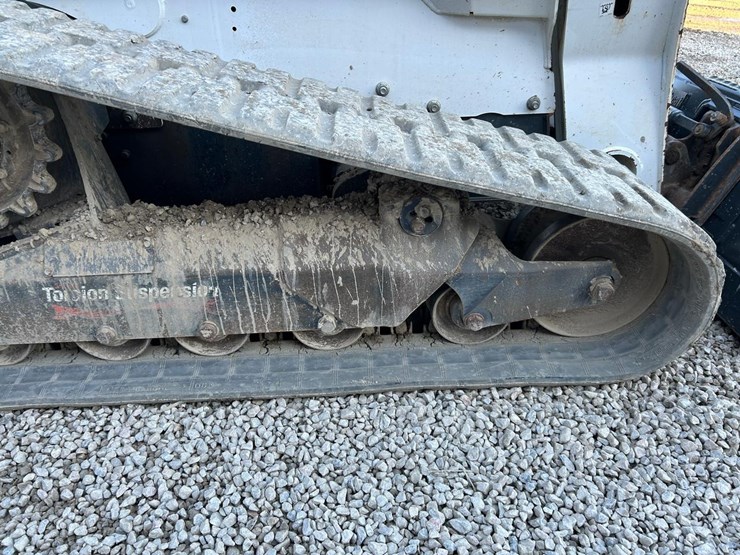 2022-bobcat-t870-image-17