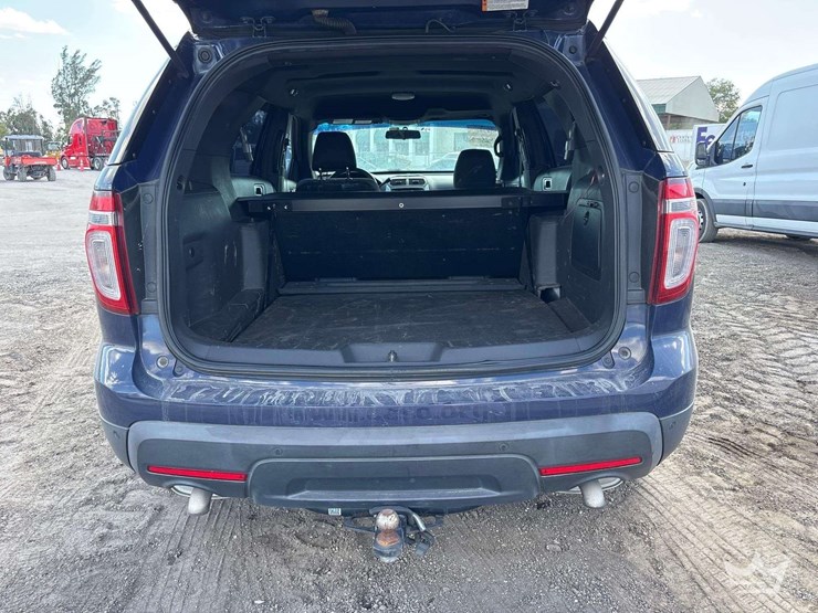 2015-ford-explorer-image-22