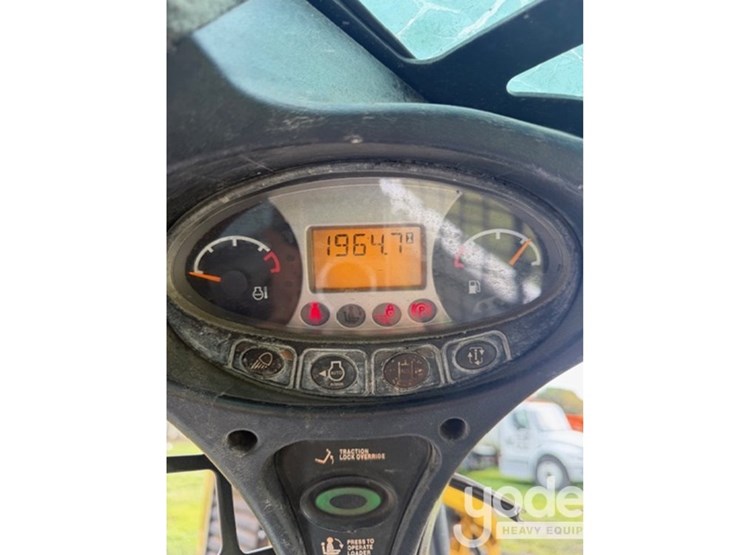 2020-bobcat-t590-image-10