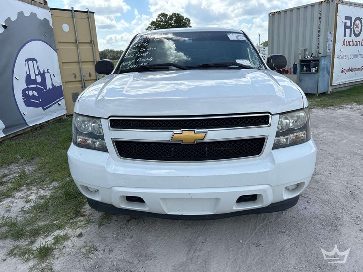 2014-chevrolet-tahoe-image-25