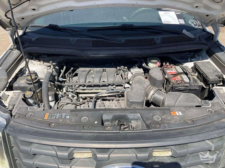 2016-ford-explorer-image-7