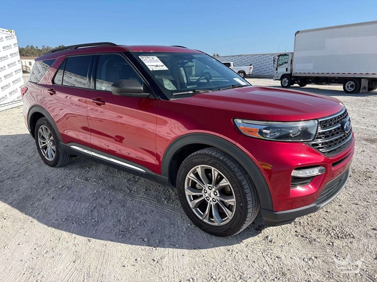 2021-ford-explorer-image-2