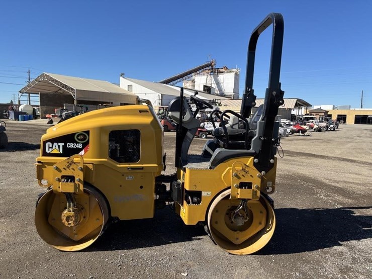 2018-caterpillar-cb24b-image-5