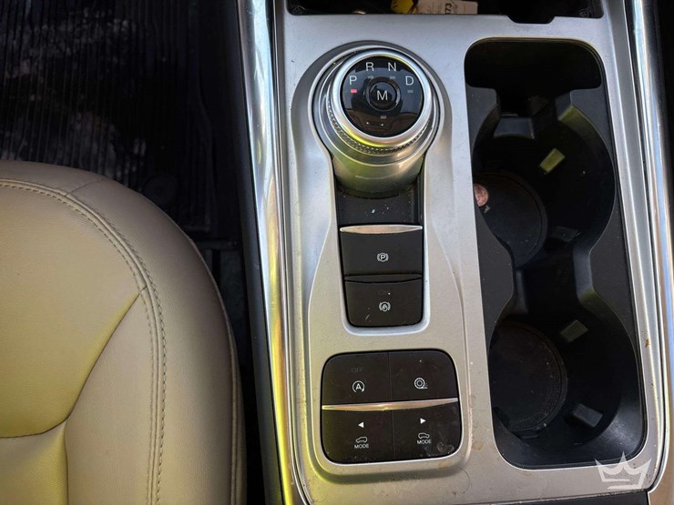 2021-ford-explorer-image-19