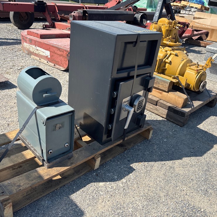 #8030 • DEPOSITORY SAFES