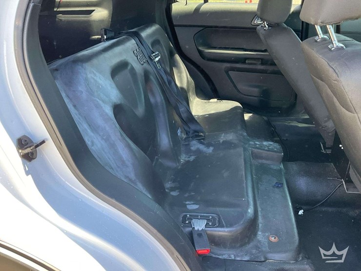 2016-ford-explorer-image-25