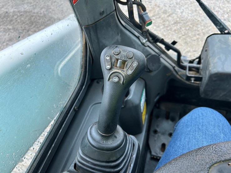 2020-bobcat-t66-image-26