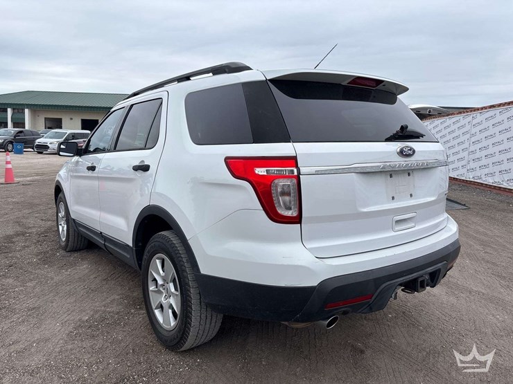 2013-ford-explorer-image-4