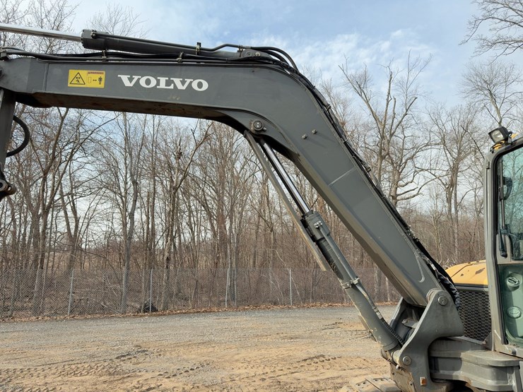 2016-volvo-ecr88d-image-16