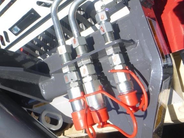 battler-st28h-6-skid-steer-track-loader-image-11