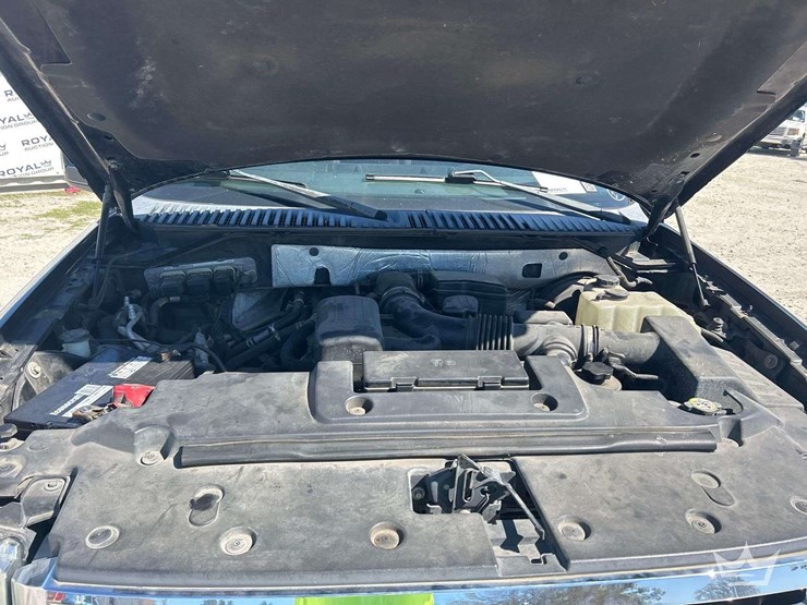 2011-ford-expedition-image-9