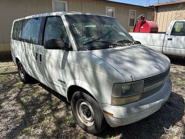 2000-chevrolet-astro-image-2