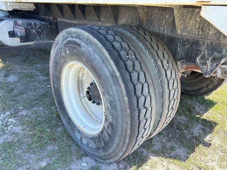 2016-international-durastar-4300-image-12