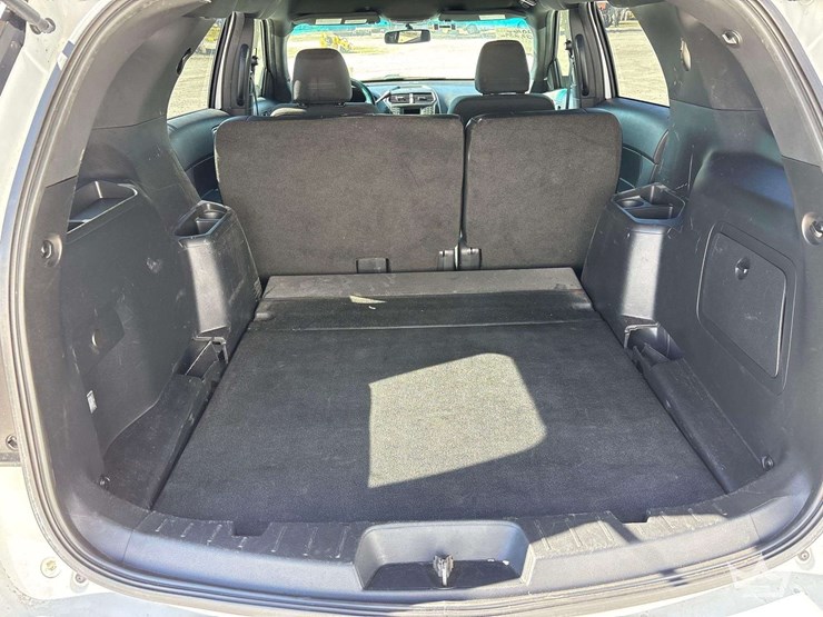 2016-ford-explorer-image-25