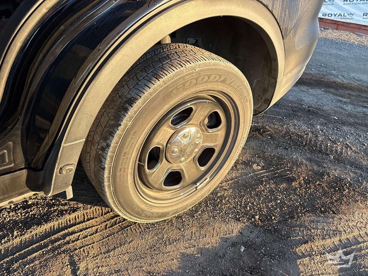 2018-ford-explorer-image-24