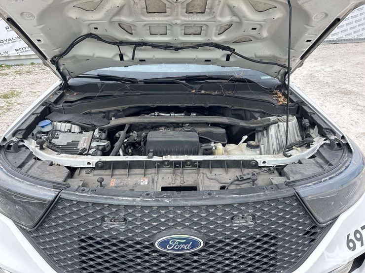 2020-ford-explorer-image-9
