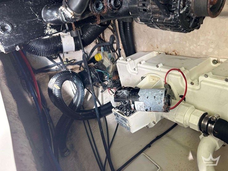 2006-sea-ray-sundancer-31ft-boat-w/-loadmaster-28ft-tri-axle-boat-trailer-image-11