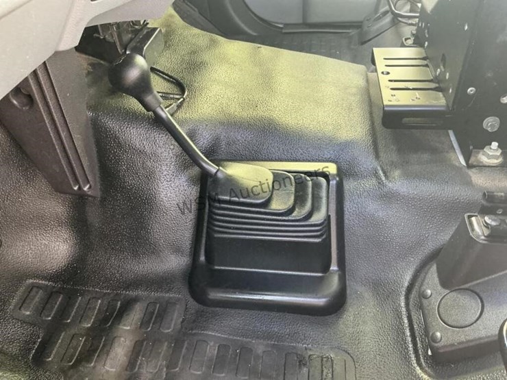 2015-ford-f550-image-31