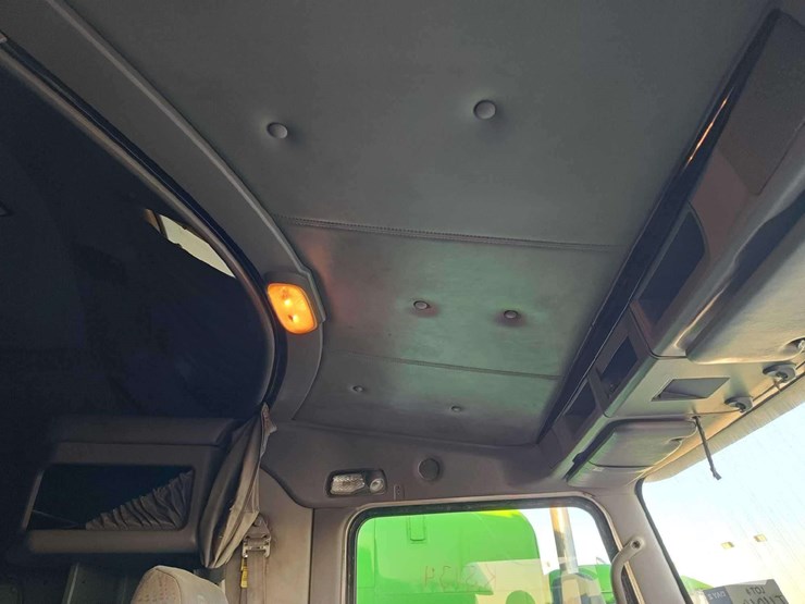 2012-kenworth-t660-image-24