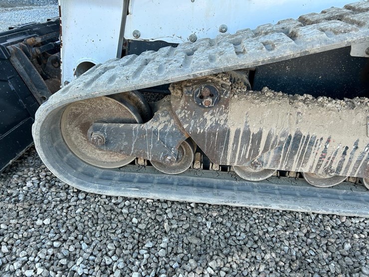 2022-bobcat-t870-image-12