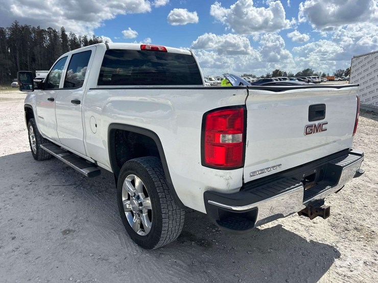 2017-gmc-sierra-2500-image-4