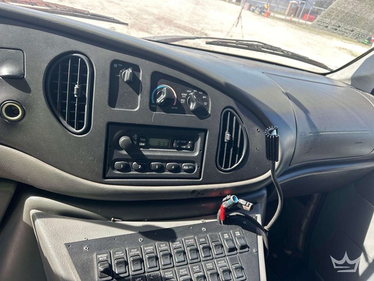 2008-ford-e450-image-16