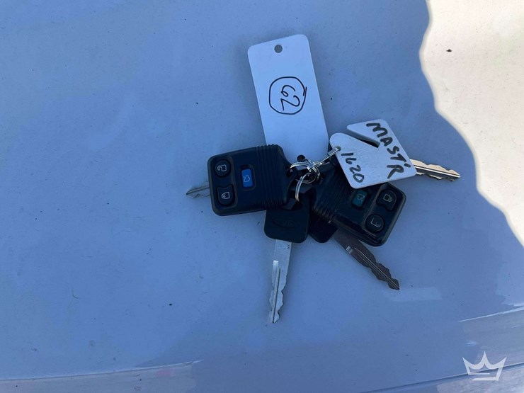 2016-ford-explorer-image-37