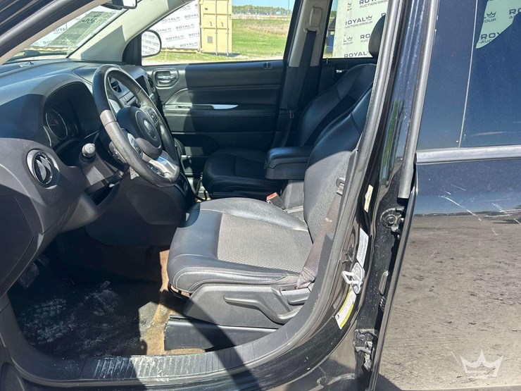 2016-jeep-compass-image-13