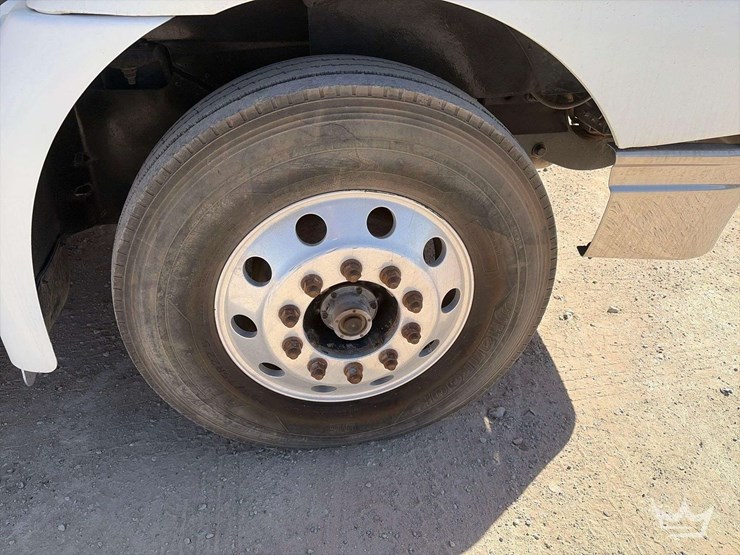 2007-international-9400i-t/a-sleeper-cab-truck-tractor-image-30