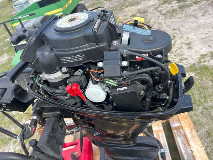 2010-mercury-15hp-tiller-four-stroke-outboard-boat-motor-image-6