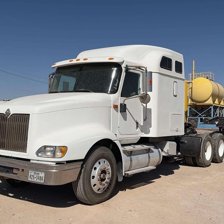 2007 International 9400i T/A Sleeper Cab Truck Tractor