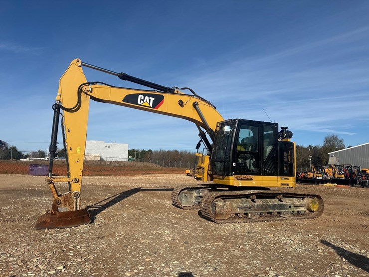 2020-caterpillar-325flcr-image-1