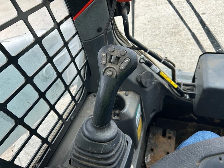 2023-bobcat-s76-image-24