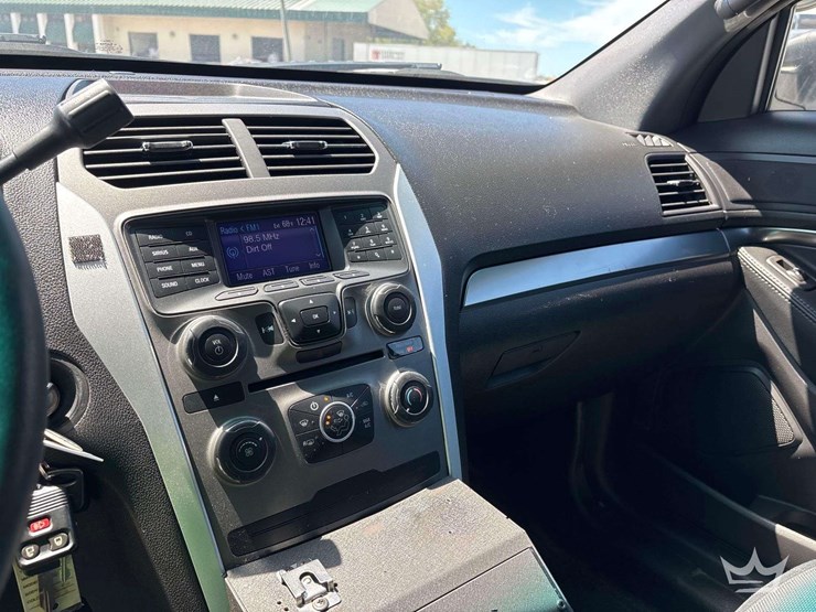 2013-ford-explorer-image-19