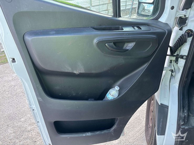 2019-mercedes-sprinter-2500-cargo-van-image-19