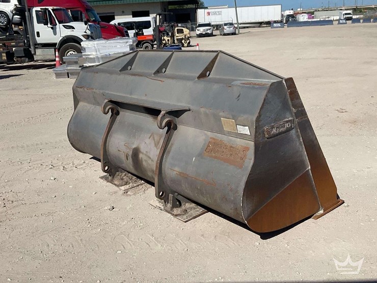 2015-volvo-85160-4yd.-loader-bucket-attachment-image-3